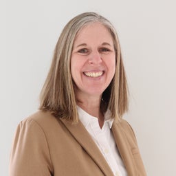 Picture of Julie Demaree